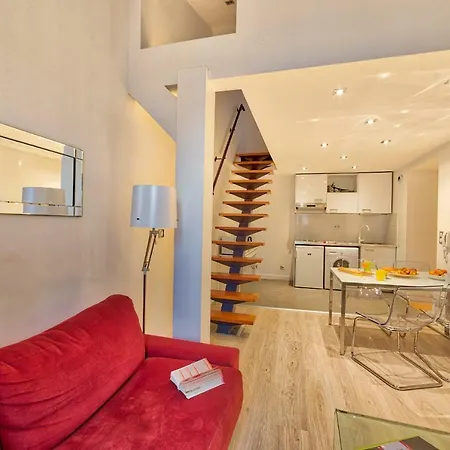 Carre St. Pierre Duplex Hyper Centre 아파트 *